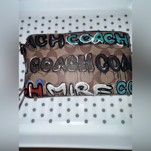 COACH X MINT + SERF CORNER ZIP WRISTLET IN SIGNATURE CANVAS - Picture 5 of 6